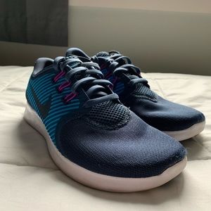 Women’s Nike Running Shoes Size 7